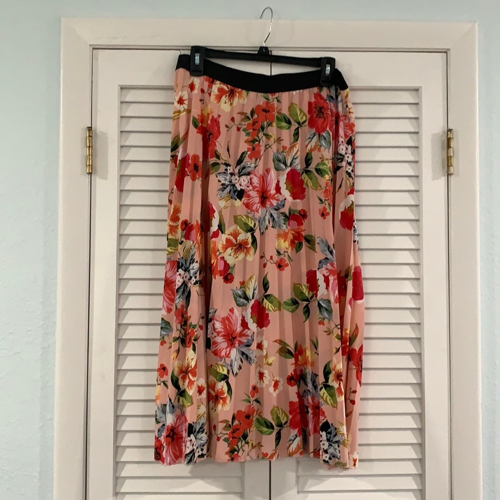 Floral skirt US 12 NWT